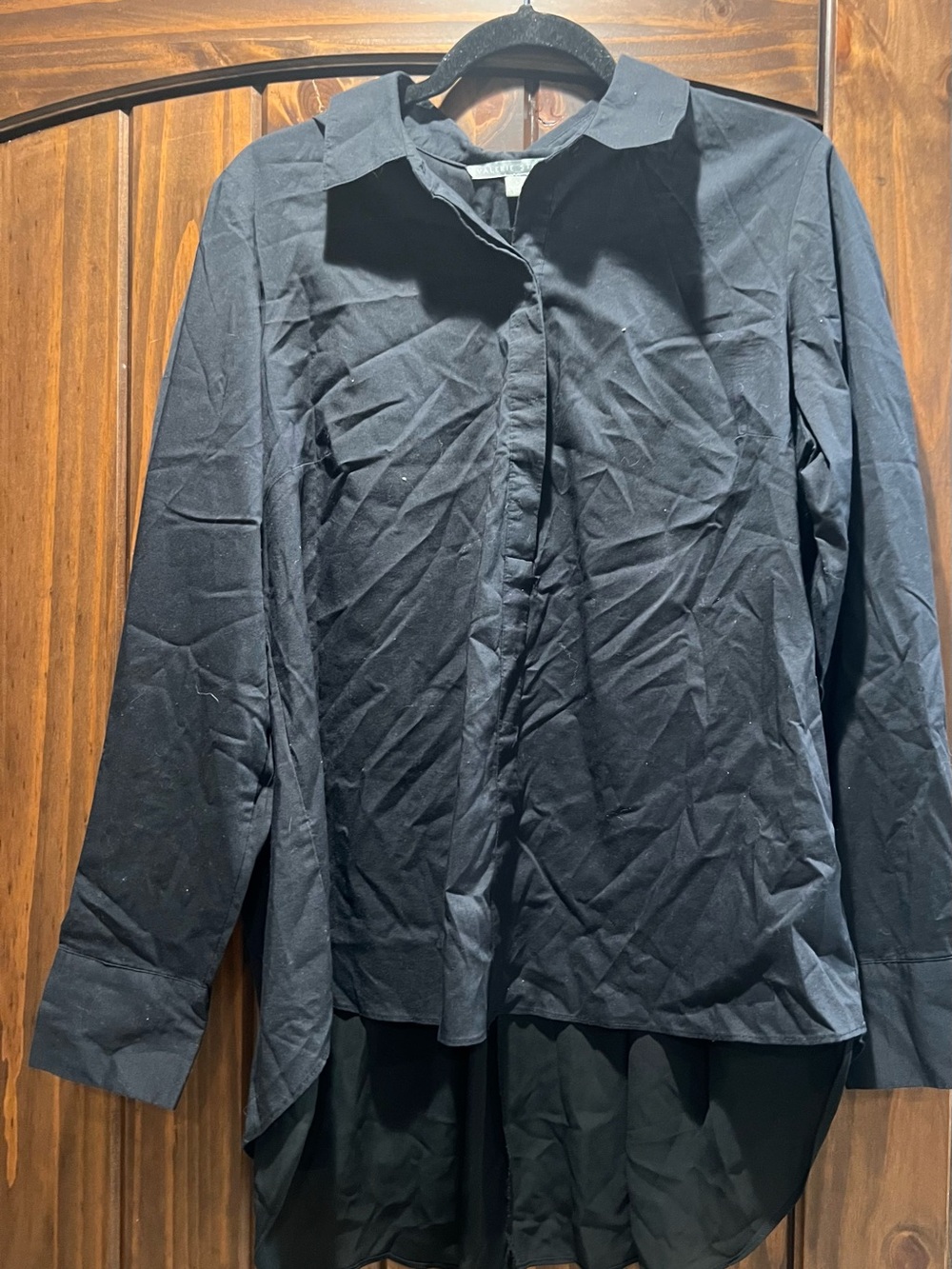 Valerie Stevens Black Button-Down Long-Sleeve Shirt with High-Low Hem